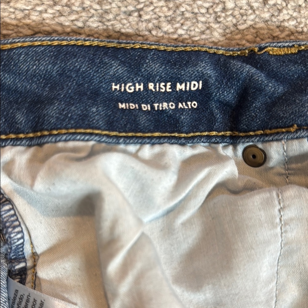 Universal Thread Blue Denim Button-Fly Shorts - Picture 3 of 4